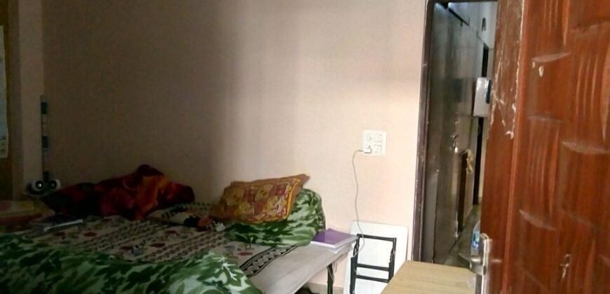 Private Room for Girls Paying Guest in 1 BHK Residential Apartment in Amrapali Silicon City
