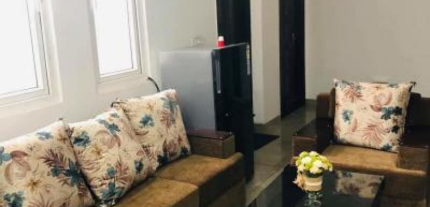 Private Room for Girls Paying Guest in 1 BHK Studio Apartment in DLF Belvedere Towers,