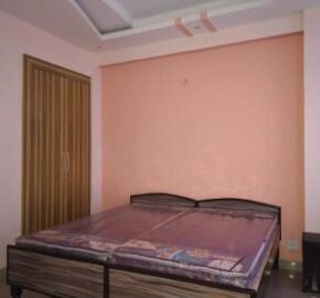 Private Room for Boys Paying Guest in 4 BHK Residential Apartment in Today Ridge Residency