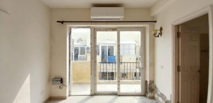 Private Room for Girls & Boys Paying Guest in 2 BHK Residential Apartment in Emaar MGF Emerald Floors Premier