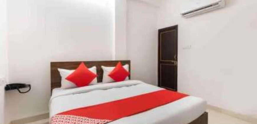 Shared Room for Girls Paying Guest in 10 BHK Independent House/Villa in signature hotel