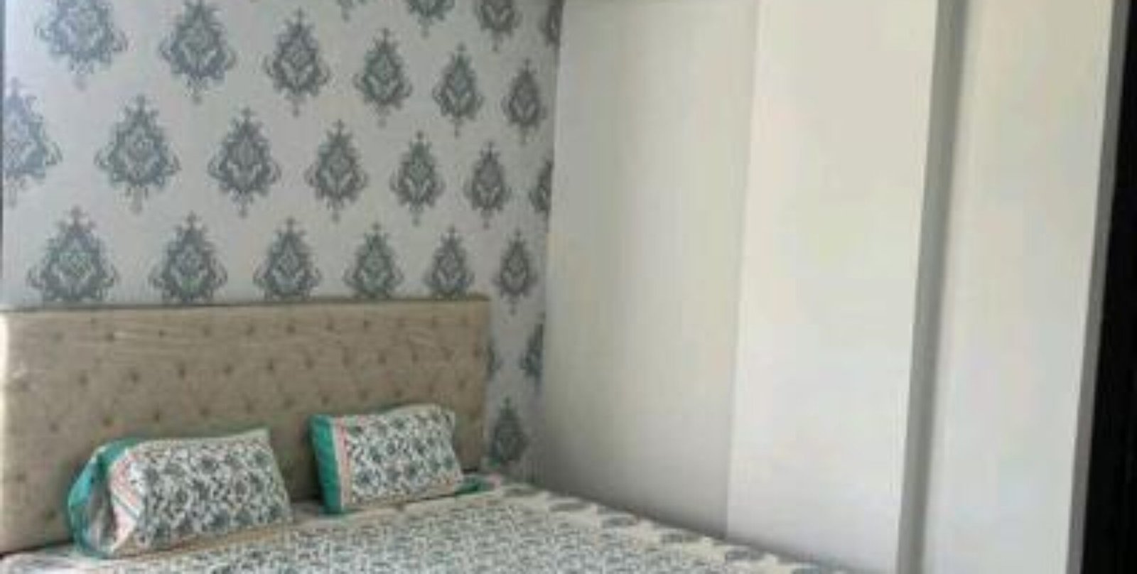 Private Room for Girls & Boys Paying Guest in 2 BHK Residential Apartment in Emaar MGF Emerald Floors Premier