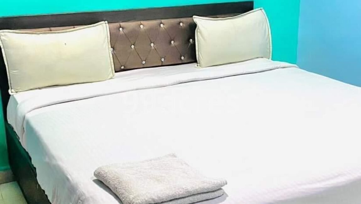Shared Room for Girls & Boys Paying Guest in 1 BHK Independent House/Villa