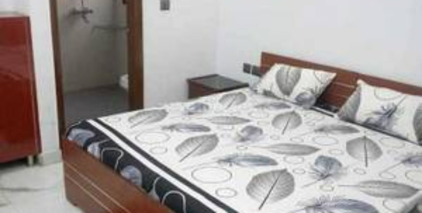 Shared Room for Girls Paying Guest in 4 BHK Residential Apartment in Orchid Petals