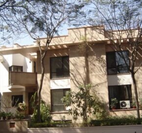 Private Room for Girls Paying Guest in 1 BHK Studio Apartment in The Laburnum
