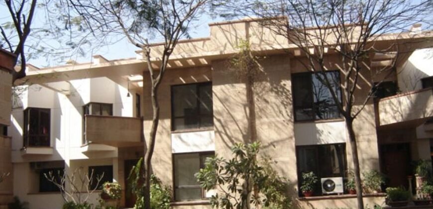 Private Room for Girls Paying Guest in 1 BHK Studio Apartment in The Laburnum