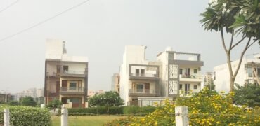 Shared Room for Girls, Vipul World